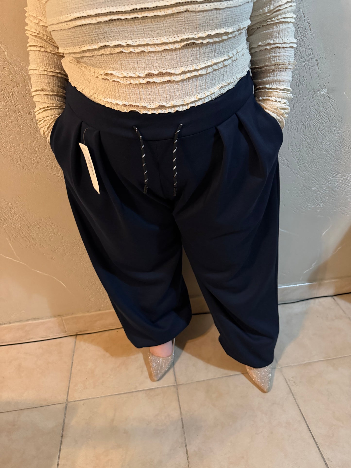 pantalone ballon con lacci