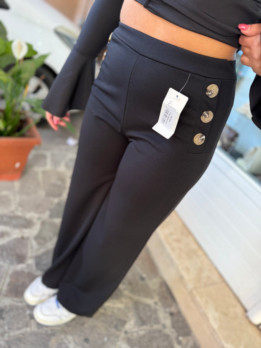 pantalone slim con bottoni