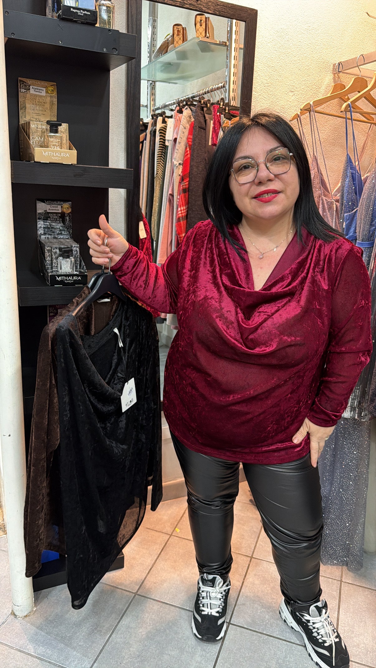 maglia curvy con scollo