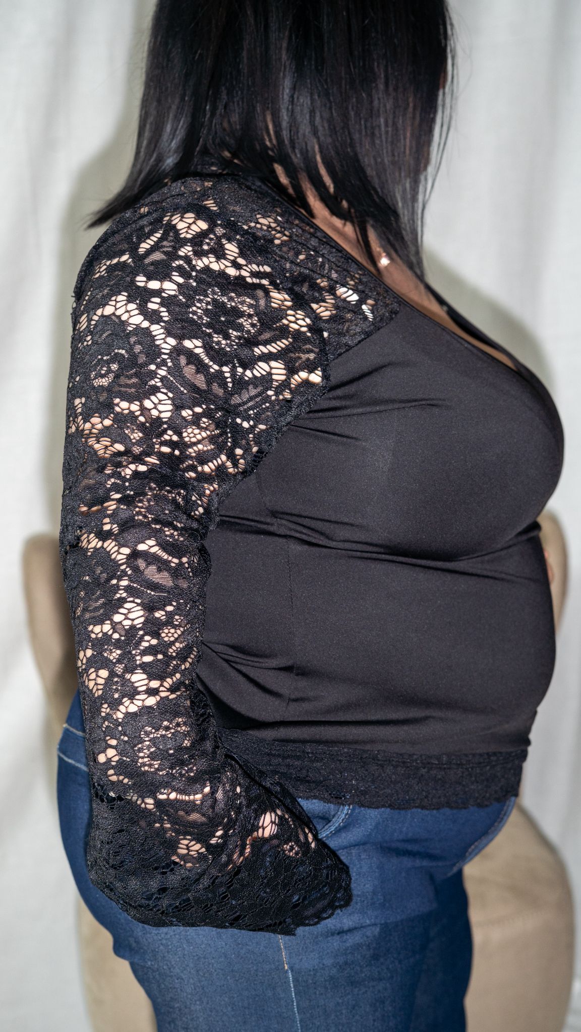 Maglia Curvy con Manica Merlettata a Campana