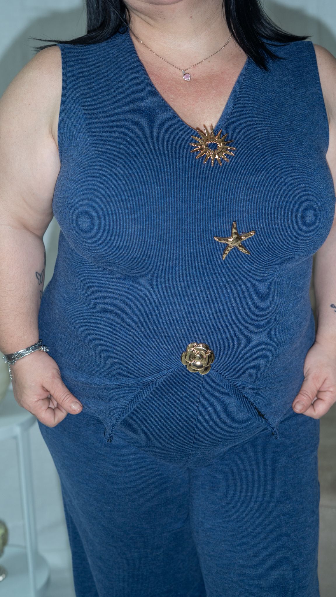 Cordinato in Lana Curvy con Spille Marine